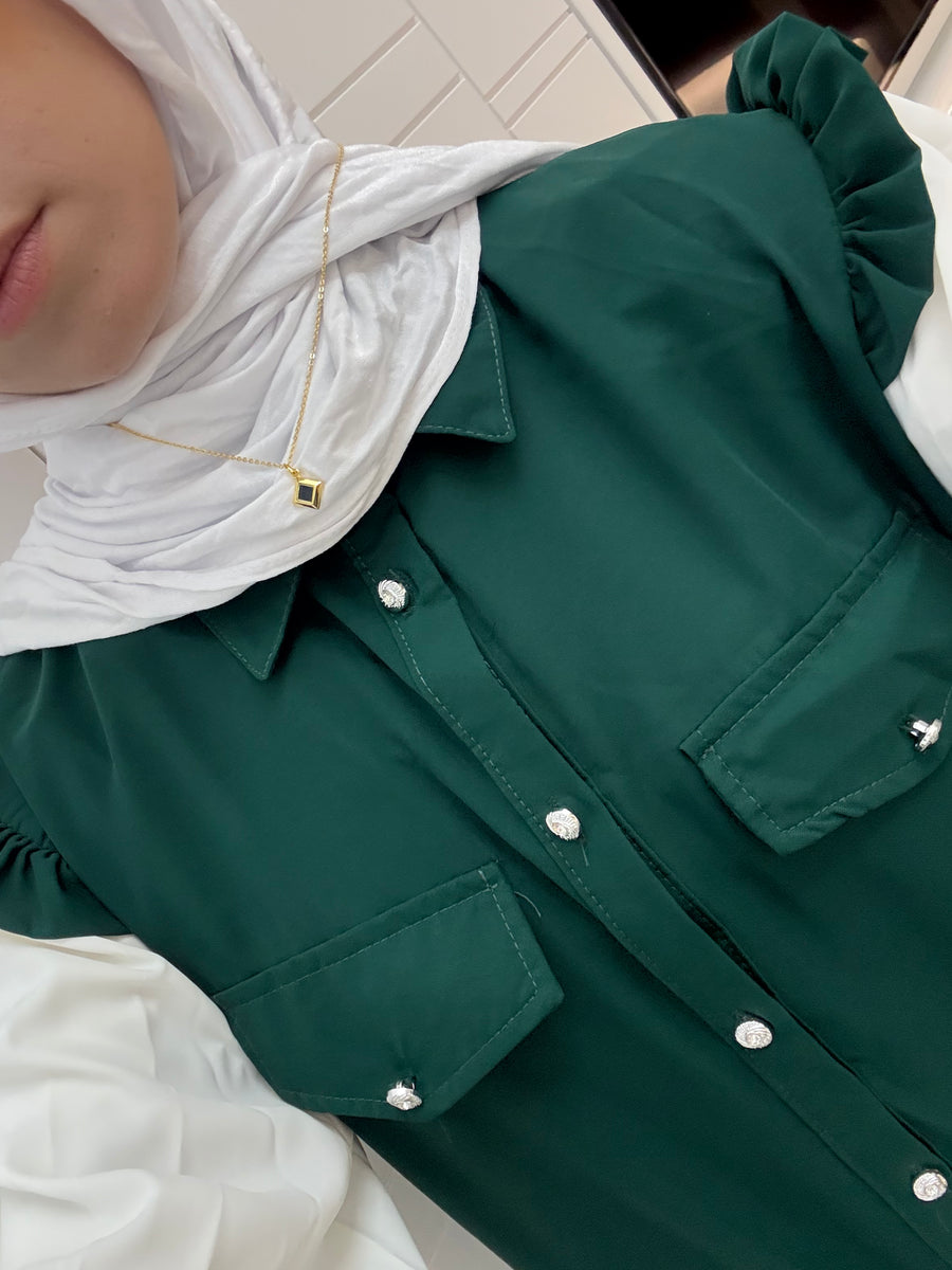 This necklace really touched my heart. It’s so beautiful, and knowing it connects me to Allah makes it even more special